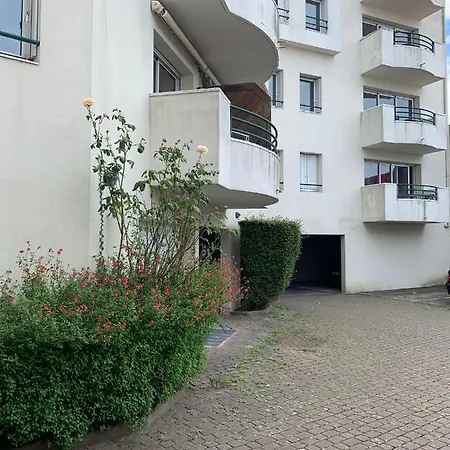 65 M2 Centre 2 Ch Wifi Parking